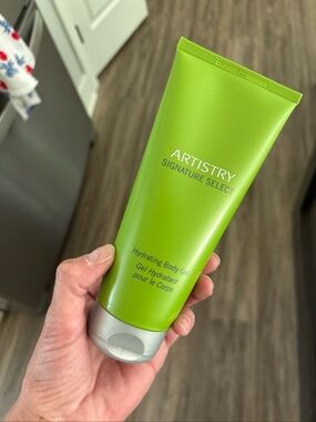 Artistry Signature Select Hydrating Body Gel - new in box
